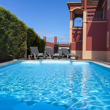 Farol Вилла Сагреш