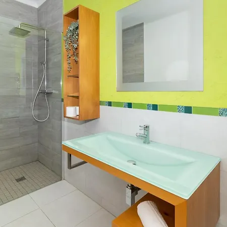 Farol Вилла Сагреш